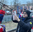 Волонтеры из Лосино-Петровского развесили в городе кормушки для птиц - Regions.Ru